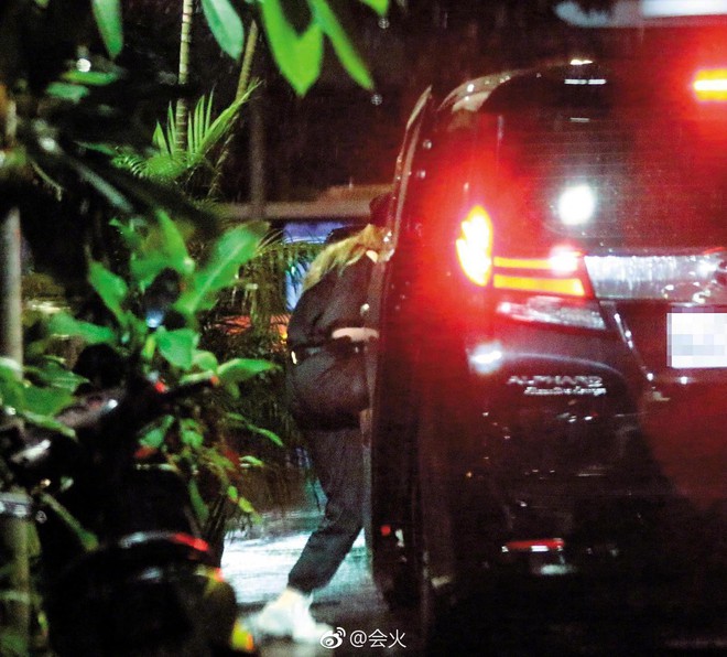 Bạn g&aacute;i La Ch&iacute; Tường g&acirc;y bất ngờ v&igrave; nhan sắc qu&aacute; ảo so với ảnh tr&ecirc;n mạng cho d&ugrave; đ&atilde; dao k&eacute;o - Ảnh 4.