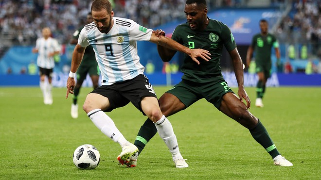 Khi Argentina kh&ocirc;ng c&ograve;n l&agrave; đội b&oacute;ng 1 người, tất cả c&ugrave;ng ch&aacute;y với Messi - Ảnh 7.