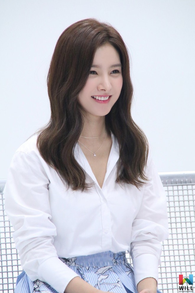 N&agrave;ng ch&aacute;o xinh xuất sắc trong hậu trường, nhưng lỗ mũi kh&ocirc;ng b&igrave;nh thường của c&ocirc; mới l&agrave; điều g&acirc;y ch&uacute; &yacute; - Ảnh 5.