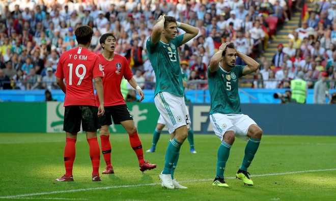 VAR tiếp tục là hung thần tại World Cup 2018 khi góp phần tiễn ĐKVĐ Đức về nước ngay tại vòng bảng - Ảnh 1.