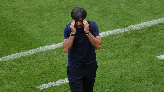HLV Joachim Low: Đức kh&ocirc;ng xứng đ&aacute;ng v&ocirc; địch World Cup một lần nữa - Ảnh 1.