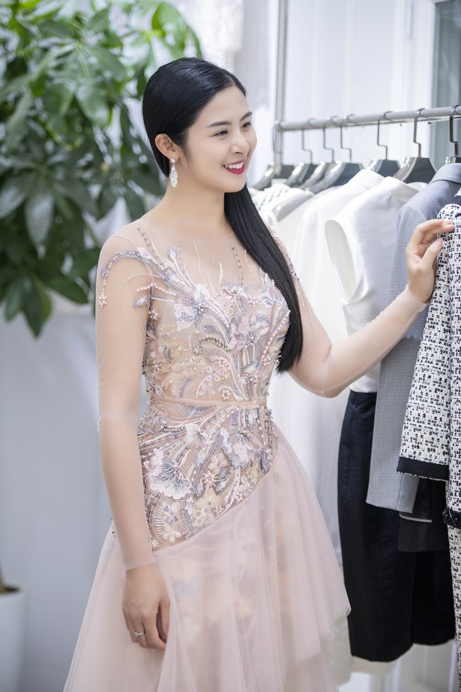 Á hậu Tú Anh ngày càng đẹp trước đám cưới, cùng Đỗ Mỹ Linh và dàn Hoa hậu tới thử đồ cho show của NTK Hà Duy - Ảnh 6.