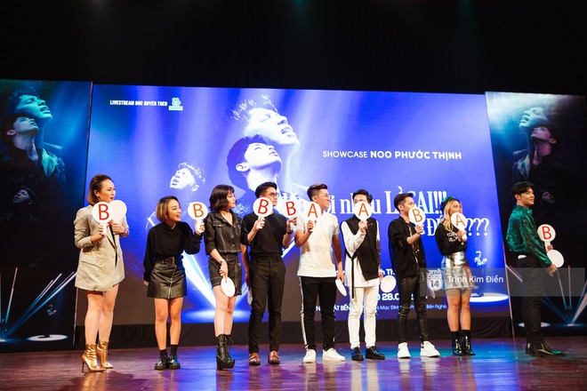 Noo Phước Thịnh đốn tim fan với m&agrave;n cover hit Th&aacute;ng tư l&agrave; lời n&oacute;i dối của em đầy cảm x&uacute;c trong buổi showcase - Ảnh 11.