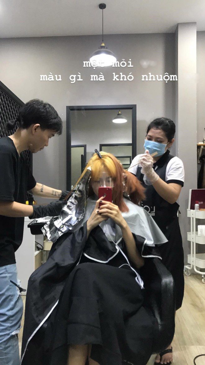 Tiếp bước Ch&acirc;u B&ugrave;i, Hạ Vi cũng đi nhuộm t&oacute;c nhưng l&agrave; m&agrave;u v&agrave;ng tươi ch&oacute;i chang như Mino (Winner) - Ảnh 5.