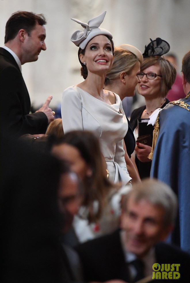 Angelina Jolie xuất hiện cực xinh đẹp và quý phái tại sự kiện của Hoàng gia Anh - Ảnh 9.