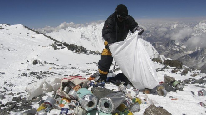Những điều kỳ dị trên đỉnh Everest mà bạn sẽ không thể ngờ tới - Ảnh 4.