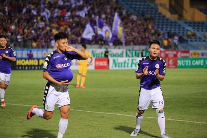 Quang Hải U23 ghi siêu phẩm đá phạt, Hà Nội FC lập kỷ lục 11 trận bất bại - Ảnh 3.