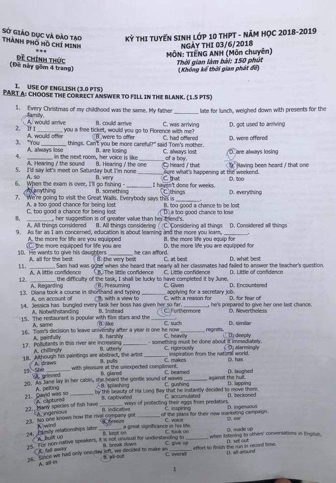 Đề thi môn tiếng Anh vào lớp 10 hệ chuyên: Dài và khó! - Ảnh 1.