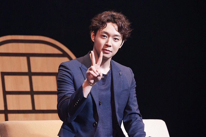 Lần đầu sau 9 năm kể từ vụ chia rẽ chấn động, Yoochun khiến fan khắp ch&acirc;u &Aacute; x&uacute;c động v&igrave; nhắc đến DBSK - Ảnh 3.