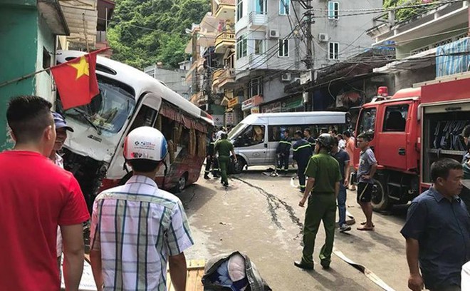 Xe khách mất phanh gây tai nạn liên hoàn, 10 người bị thương ở Hải Phòng - Ảnh 1.