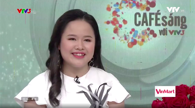 Lần đầu ti&ecirc;n MC của chương tr&igrave;nh Cafe s&aacute;ng với VTV3 l&agrave; một c&ocirc; bạn khiếm thị - Ảnh 6.