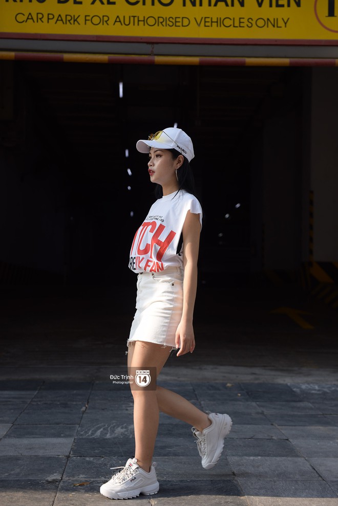 Street style 2 miền: Sài Gòn cool ngầu phá cách bao nhiêu, Hà Nội lại đơn giản nữ tính bấy nhiêu - Ảnh 11.