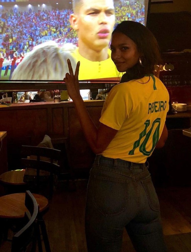 Loạt si&ecirc;u sao quốc tế c&ugrave;ng c&aacute;c con nhỏ h&ograve;a v&agrave;o kh&ocirc;ng kh&iacute; rạo rực của World Cup 2018 - Ảnh 6.