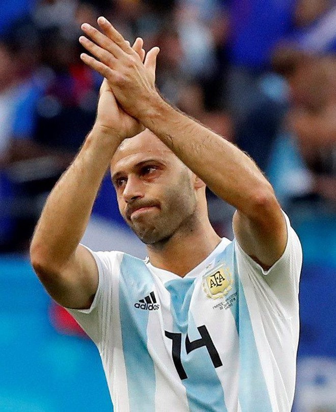 Không phải Messi, Mascherano mới là cầu thủ Argentina giã từ sự nghiệp quốc tế sau trận thua Pháp - Ảnh 2.