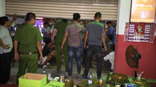Đà Nẵng: Đột kích ổ đánh bạc dưới hình thức cá độ bóng đá World Cup trong quán cafe - Ảnh 5.