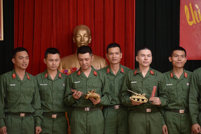 Sao nhập ngũ: Gin Tuấn Kiệt, Hoàng Tôn khiến đồng đội mất ngủ chỉ vì quên mang... vớ - Ảnh 11.