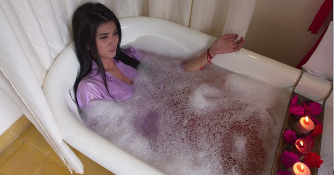 Mộng Ph&ugrave; Hoa: Nợ nần chồng chất, lụi t&agrave;n v&agrave; hết thời, Ba Trang cắt tay tự vẫn - Ảnh 10.