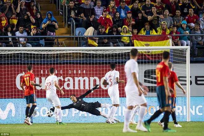 De Gea mắc sai lầm, Tây Ban Nha hòa thất vọng trước thềm World Cup 2018 - Ảnh 5.