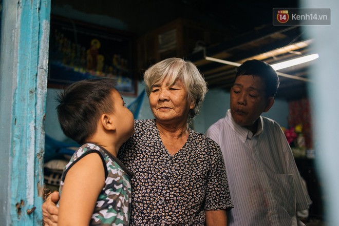 B&agrave; Tư củi dầu v&agrave; bữa cơm mỗi ng&agrave;y 30 ng&agrave;n đồng nu&ocirc;i cả gia đ&igrave;nh 5 người giữa S&agrave;i G&ograve;n - Ảnh 10.