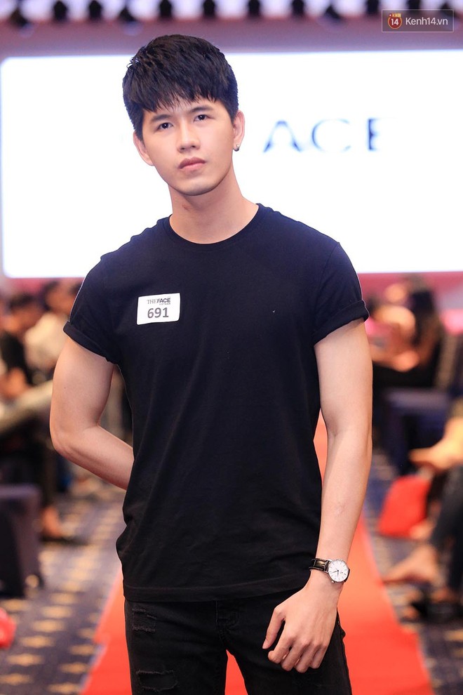 The Face: Phi công trẻ của Hòa Minzy, bạn trai Sĩ Thanh, người đẹp chuyển giới... đổ bộ buổi casting Hà Nội - Ảnh 5.