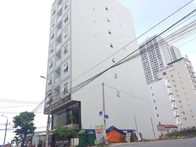 T&aacute; hỏa ph&aacute;t hiện nữ du kh&aacute;ch nước ngo&agrave;i tử vong dưới thang m&aacute;y của kh&aacute;ch sạn - Ảnh 1.