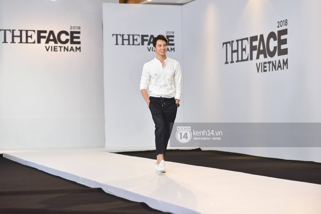 The Face: Catwalk đơ, bạn trai bác sĩ 6 múi của Sĩ Thanh bị bắt đi lại và tưởng tượng 3 HLV là... người yêu mình - Ảnh 6.