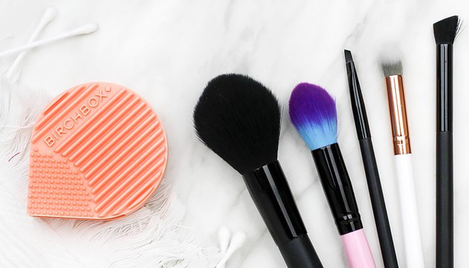 6 đồ vật hay d&ugrave;ng m&ugrave;a h&egrave; nhất định phải chăm l&agrave;m sạch kẻo vừa mụn, vừa hại sức khỏe - Ảnh 6.