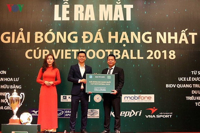 Tuấn Hưng đối đầu Như Thành ở Giải hạng Nhất Cup Vietfootball 2018 - Ảnh 1.