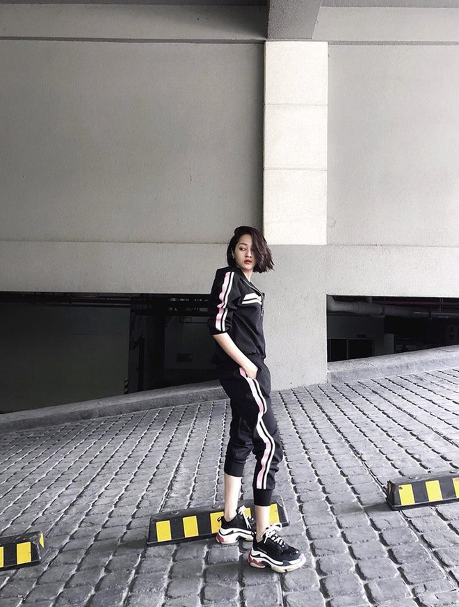 Quỳnh Anh Shyn ph&ocirc; diễn d&aacute;ng mỏng bất chấp bị ch&ecirc;, Kh&aacute;nh Linh diện t&uacute;i si&ecirc;u mini đụng Rihanna - Ảnh 6.