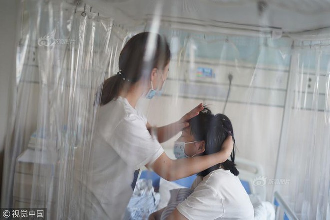 Nói đùa sẽ bán mình để cứu em gái ung thư, cô gái trẻ nhận ngay 78 nghìn đô Mỹ từ cộng đồng mạng - Ảnh 3. Nói đùa sẽ bán mình để cứu em gái ung thư, cô gái trẻ nhận ngay 78 nghìn đô Mỹ từ cộng đồng mạng - Ảnh 3.