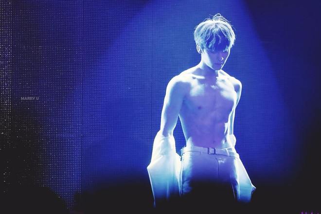 L&agrave;m fan mất m&aacute;u với body như tượng tạc xong, mỹ nam Wanna One ăn uống thả ga đến mất lu&ocirc;n 6 m&uacute;i - Ảnh 5.
