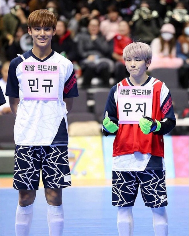 Sự thật th&uacute; vị tại Kpop: Nh&oacute;m nhạc n&agrave;o cũng c&oacute; những pha ch&ecirc;nh lệch chiều cao như người khổng lồ v&agrave; t&iacute; hon - Ảnh 14.