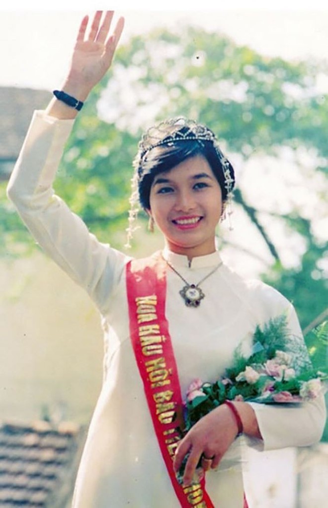 Sau Đỗ Mỹ Linh, lộ diện danh tính người đẹp tiếp theo là giám khảo của Hoa hậu Việt Nam 2018 - Ảnh 1.