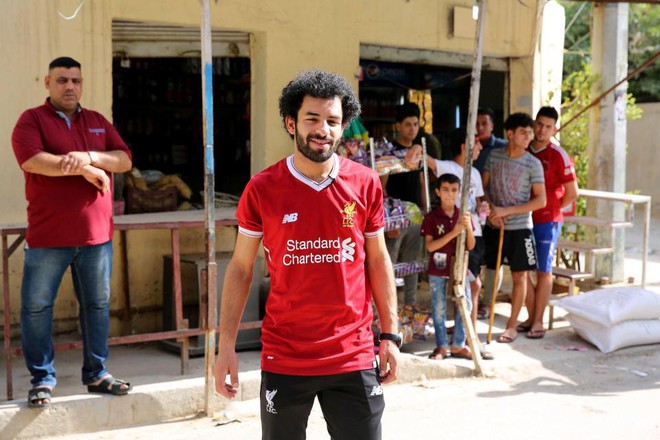 Salah c&oacute; anh em sinh đ&ocirc;i ở Iraq, cũng l&agrave; cầu thủ b&oacute;ng đ&aacute; - Ảnh 1.