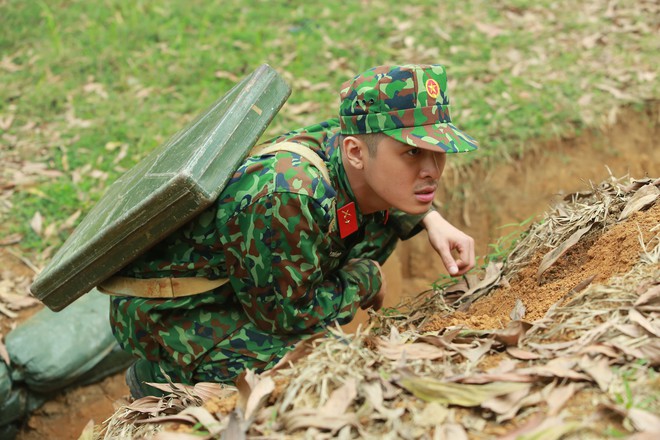 Sao nhập ngũ: Hoàng Tôn làm động tác như lật đật khiến chỉ huy cũng không nhịn được cười - Ảnh 4.