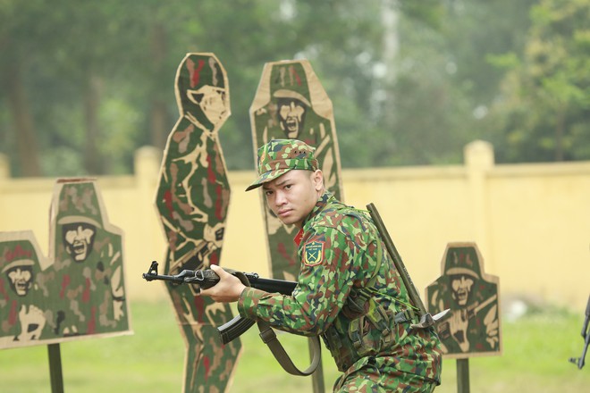 Sao nhập ngũ: Hoàng Tôn làm động tác như lật đật khiến chỉ huy cũng không nhịn được cười - Ảnh 7.