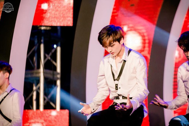 Cover lại hit mới của BTS, ch&agrave;ng trai bỗng được ch&uacute; &yacute; v&igrave; đẹp trai kh&ocirc;ng kh&aacute;c g&igrave; tiểu Soobin Ho&agrave;ng Sơn - Ảnh 7.