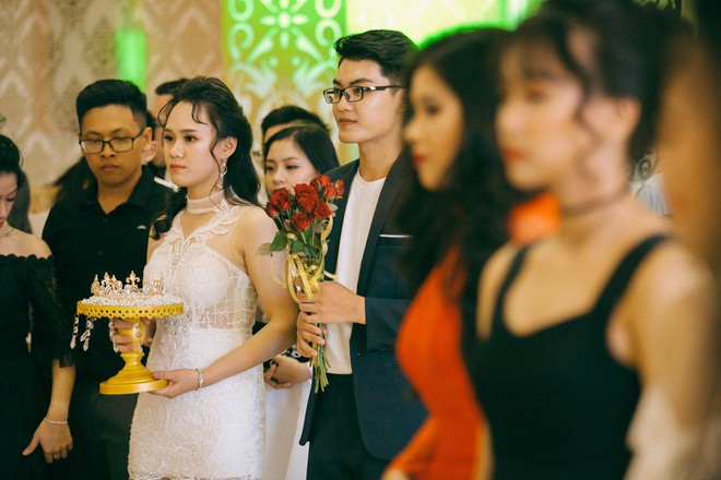 Không chỉ RMIT, trường chuyên phố núi Kon Tum cũng khiến chúng ta đã mắt với dàn trai xinh gái đẹp trong tiệc prom - Ảnh 11.