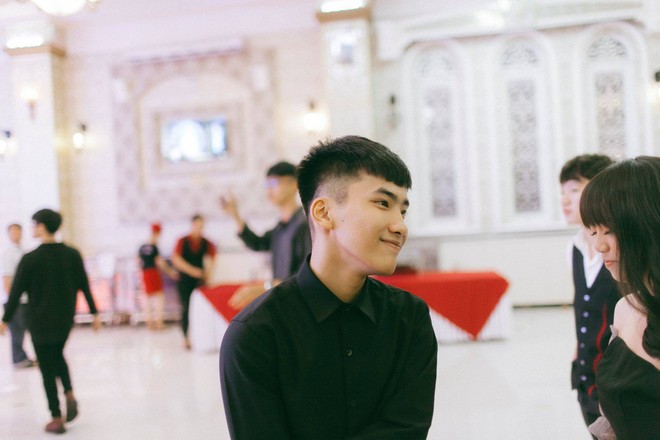 Không chỉ RMIT, trường chuyên phố núi Kon Tum cũng khiến chúng ta đã mắt với dàn trai xinh gái đẹp trong tiệc prom - Ảnh 8.