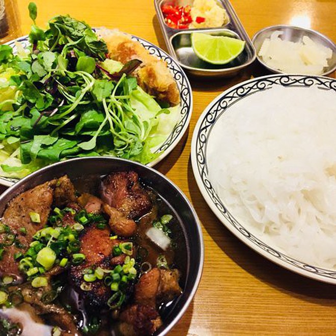 Nhà hàng Việt giữa lòng Seoul nổi tiếng đến nỗi muốn ăn phải xếp hàng tận 20 phút - Ảnh 5.