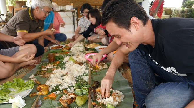 Món ăn độc đáo của Indonesia: nhìn qua cứ tưởng xôi của Việt Nam, ai ngờ lại khác hoàn toàn - Ảnh 4.
