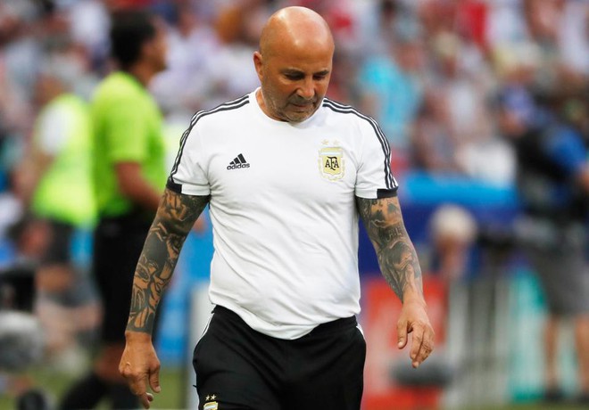 Đến cuối c&ugrave;ng, HLV Argentina vẫn chỉ biết nịnh bợ Messi - Ảnh 1.
