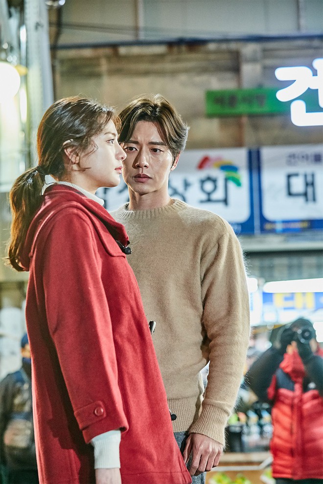 Nội bộ chia rẽ, phim mới của Park Hae Jin tương lai mịt mù - Ảnh 1.