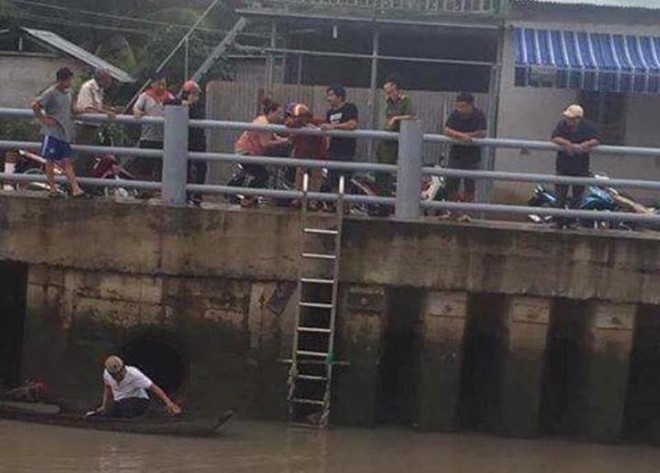 Nghi buồn chuyện gia đ&igrave;nh, người đ&agrave;n &ocirc;ng nhảy xuống suối tự vẫn - Ảnh 1.
