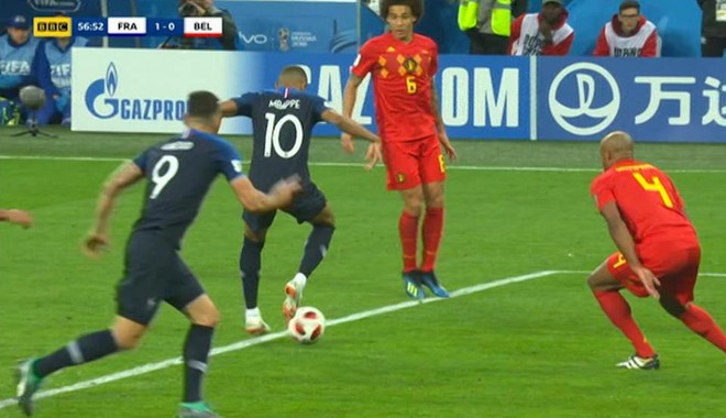 Mbappe chuyền bóng siêu hạng khiến Rio Ferdinand hét lên kinh ngạc - Ảnh 1.