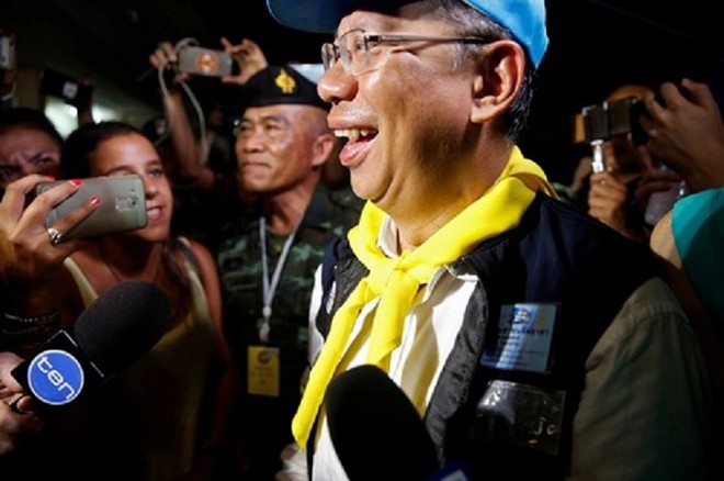 Video, Ảnh: Thái Lan mở tiệc xuyên đêm mừng chiến dịch giải cứu đội bóng nhí - Ảnh 1.