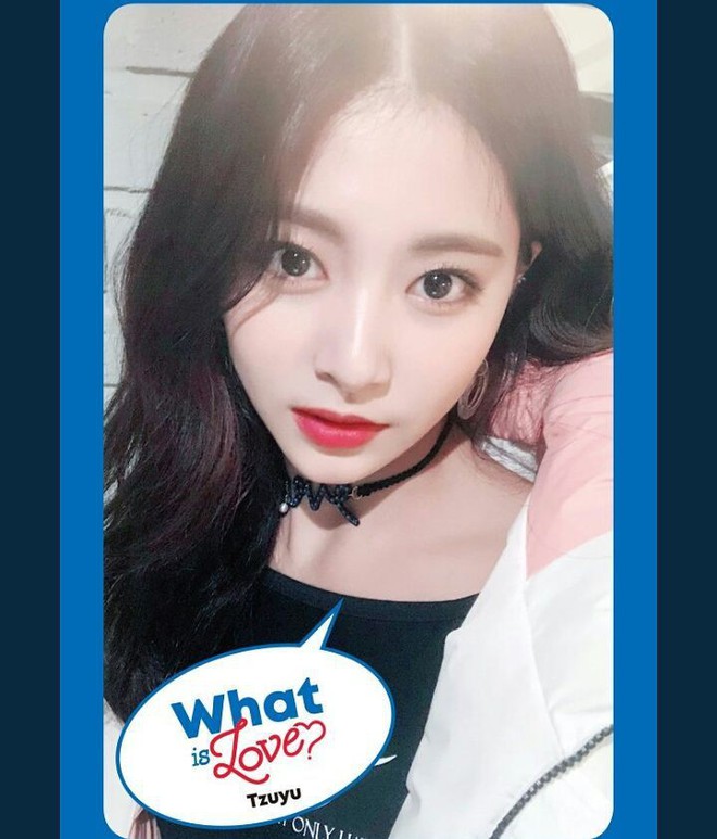 Cứ mỗi lần trở lại l&agrave; Tzuyu (TWICE) lại khiến Kpop fan phải thốt l&ecirc;n Xinh đẹp xuất sắc! - Ảnh 2.
