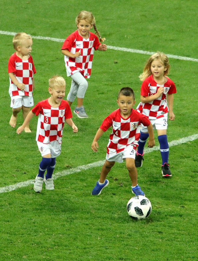 Hãy ngả mũ thán phục đội tuyển Croatia! Góp mặt ở chung kết World Cup 2018 sau 3 trận liên tiếp phải đấu thêm hiệp phụ - Ảnh 7.