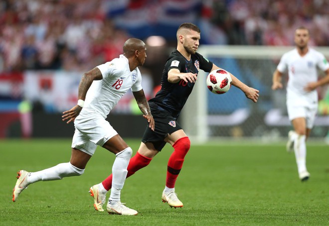 Cầu thủ Anh bật kh&#243;c tức tưởi sau trận thua ngược Croatia, mất v&#233; v&#224;o chung kết World Cup 2018 - Ảnh 2.