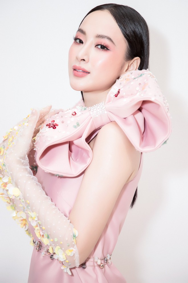 Angela Phương Trinh nổi bật với cây hồng, cùng găng tay đính hoa đi sự kiện - Ảnh 3.